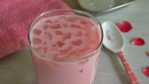Almond Gum Rose Milk Shake